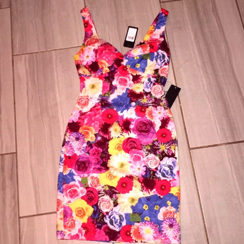 Guess NWT Ava april showers dress 6